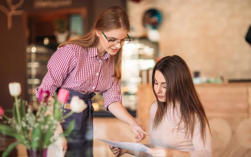 8.Customer Reviews_ Real Experiences with Sustainable Bedding Woman getting customer review